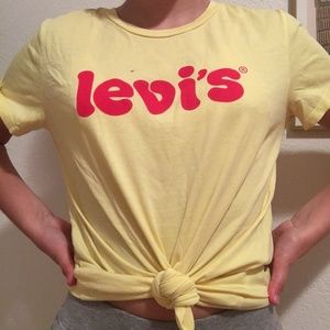 Levi's Graphic Tee